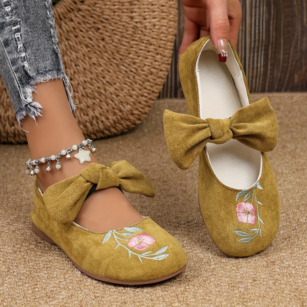Women's Floral Embroidered Mary Jane Flats Comfortable Soft Sole Slip-On Shoes