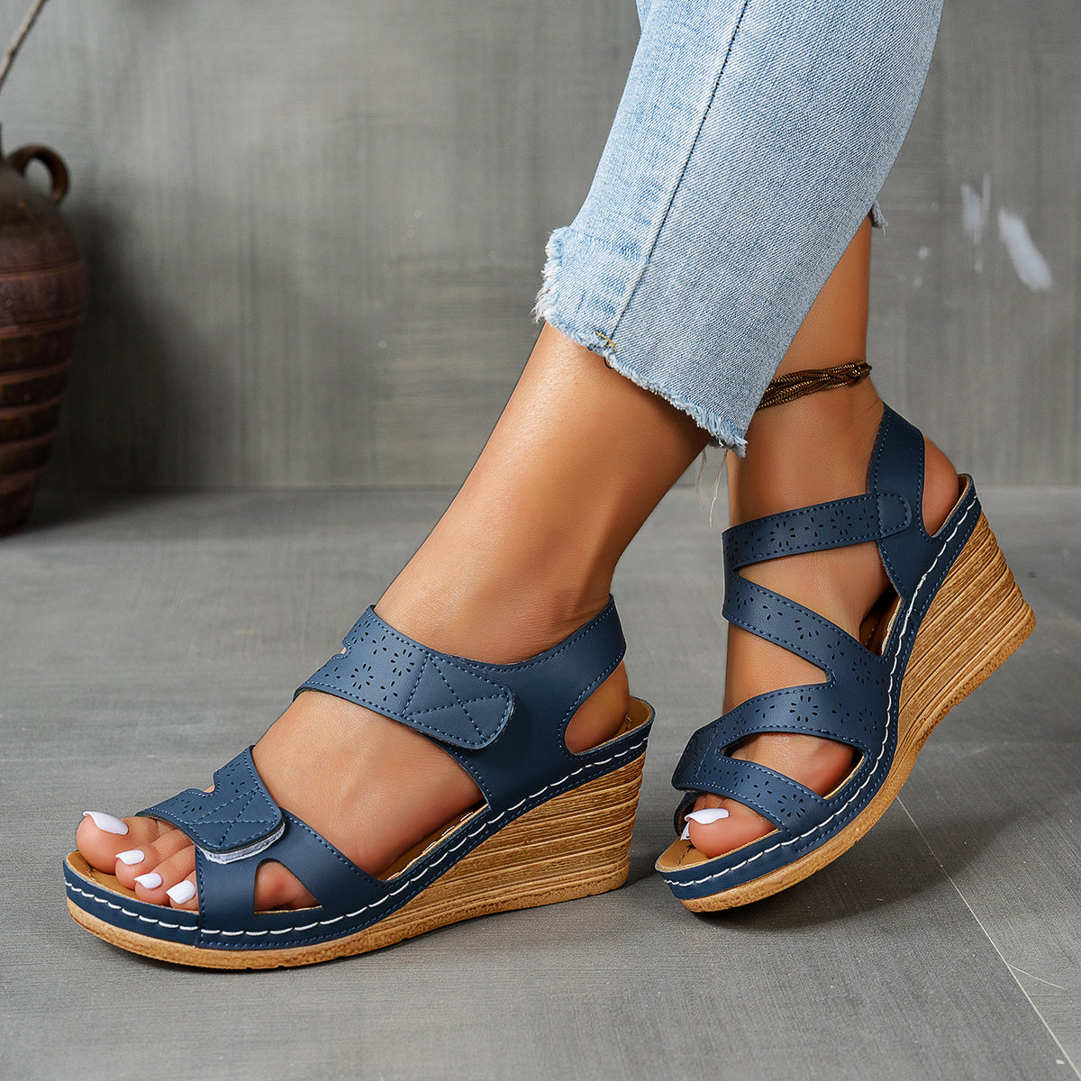 Women Retro Wedge Sandals Open-Toe Adjustable Strap Summer Footwear