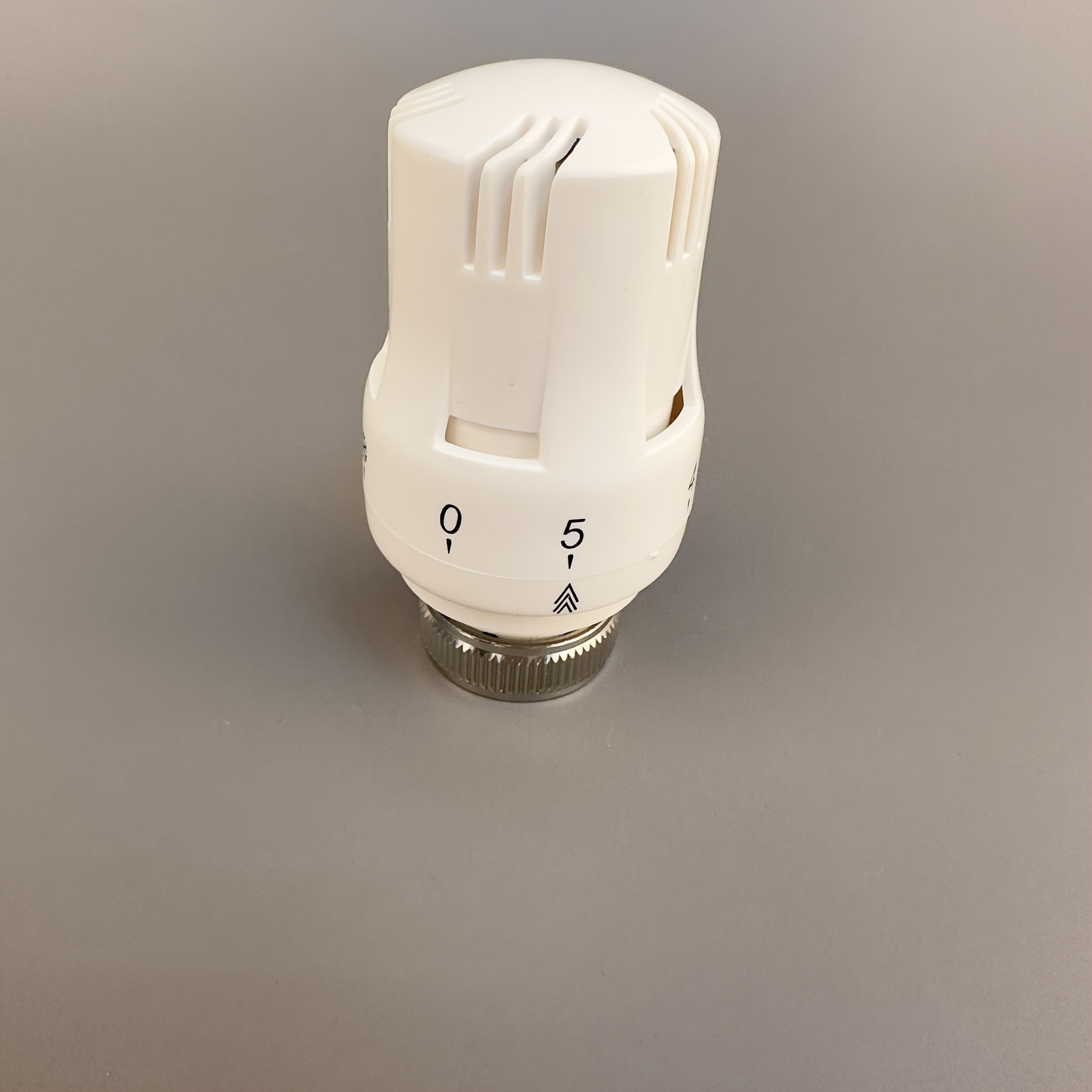 Set of 8 Thermostatic Radiator Heads M30x1.5 Smart Temperature Control ABS