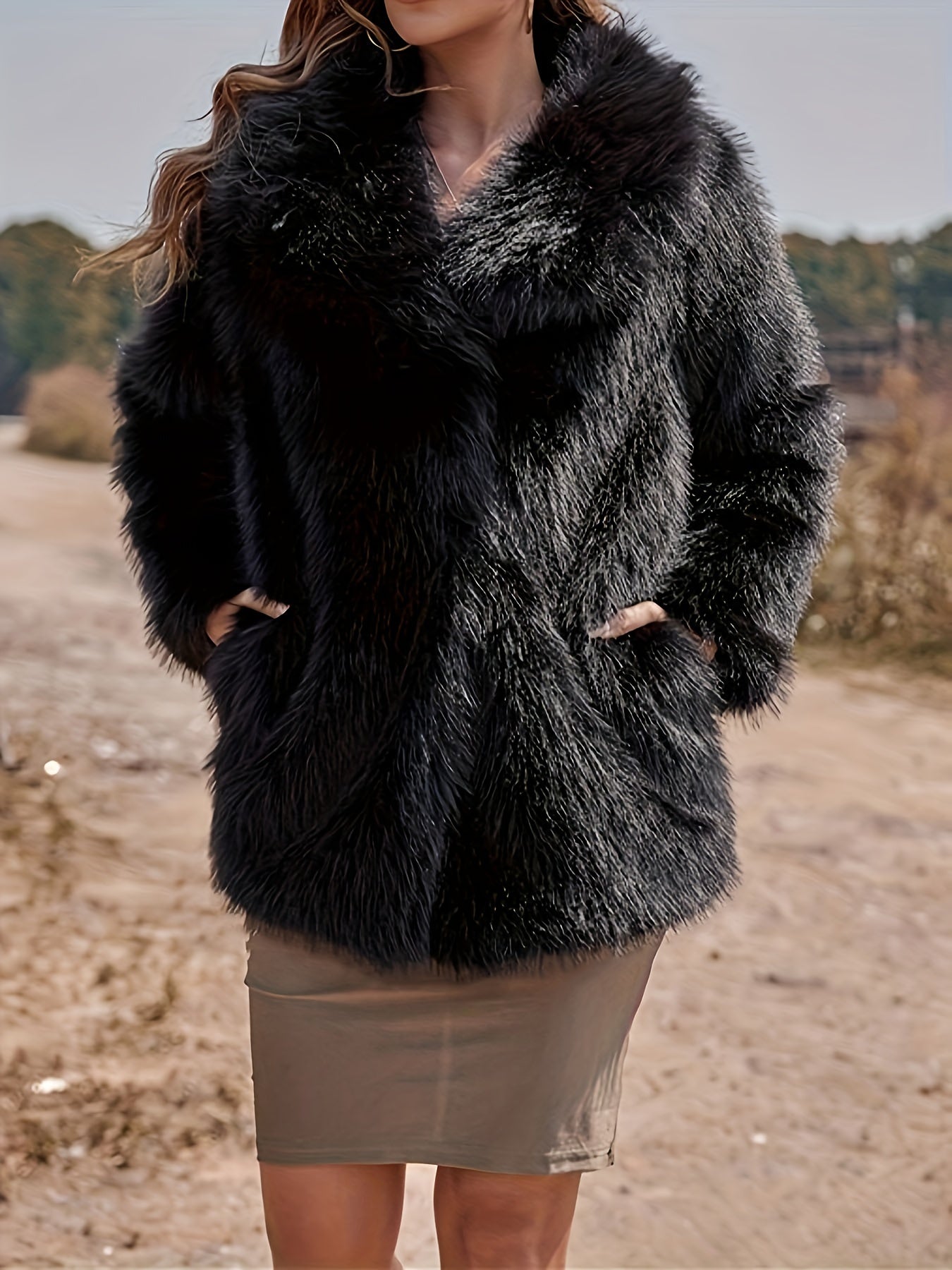 Ayollar uchun nafis sun'iy mo'yna yaka palto, qiyshiq cho'ntaklar bilan, uzoq yengli, mashinada yuvish mumkin, bir rangda, kuz/qish uchun ideal.