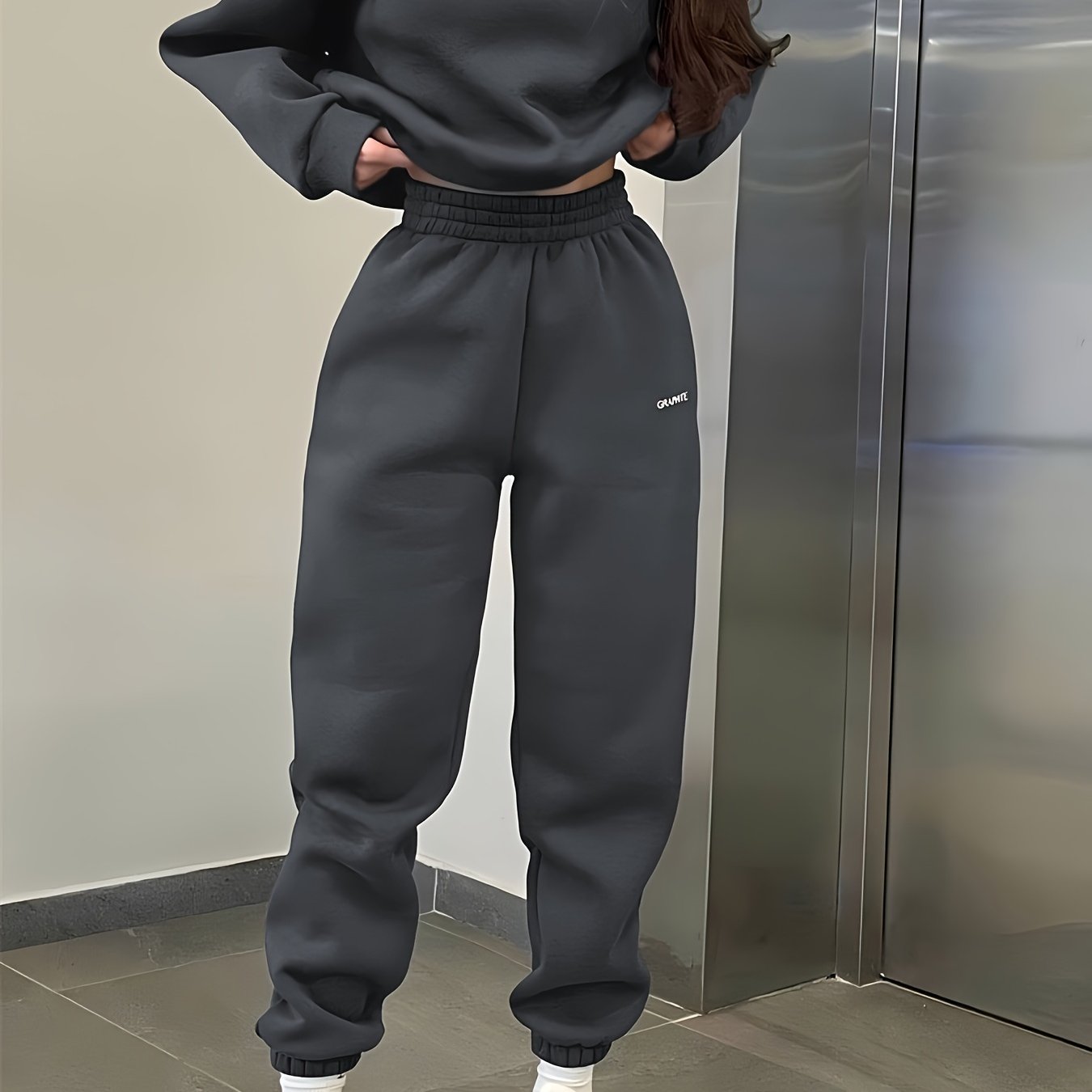 Women's Warm Crew Neck Sweatshirt and Jogger Set with Letter Pattern for Casual Sports