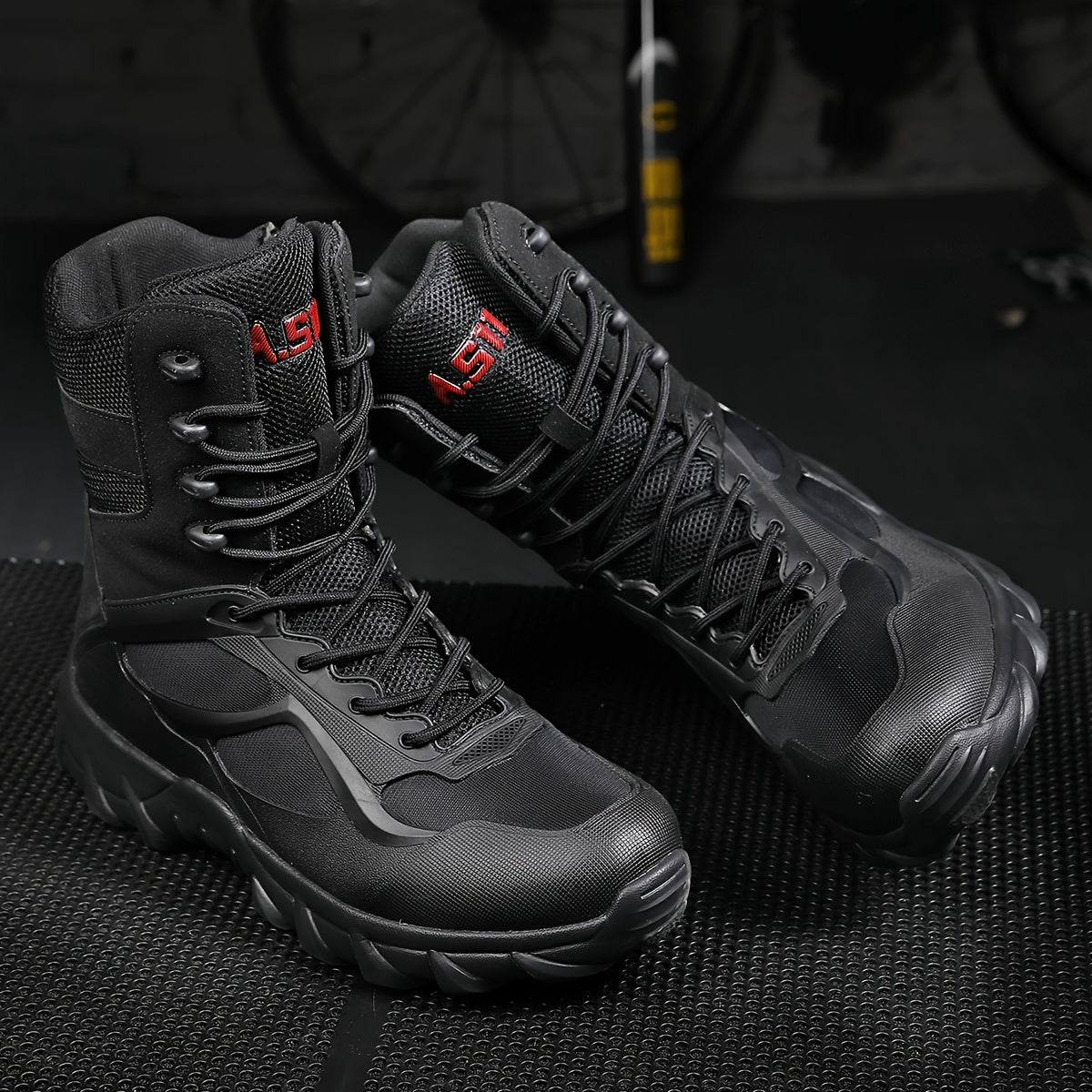 Men's High-Top Hiking Boots Breathable Fabric Non-Slip Soles All-Season