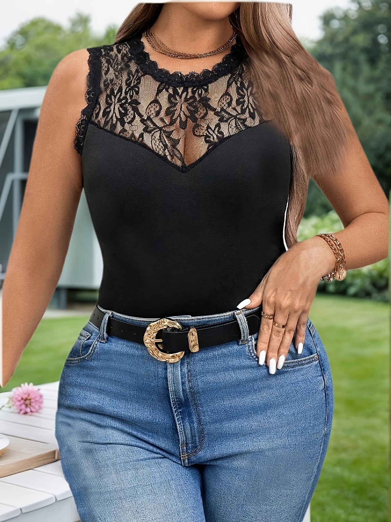 Женский топ без рукавов с кружевной отделкой для полных, черный с цветочным узором, вязаный
