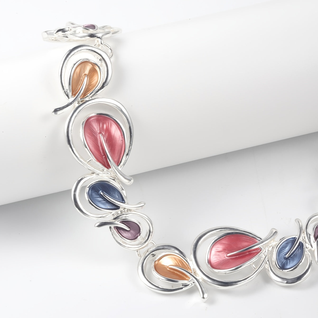 Conjunto de collar de mujer y pendientes de caída con patrón de hojas del árbol de la vida