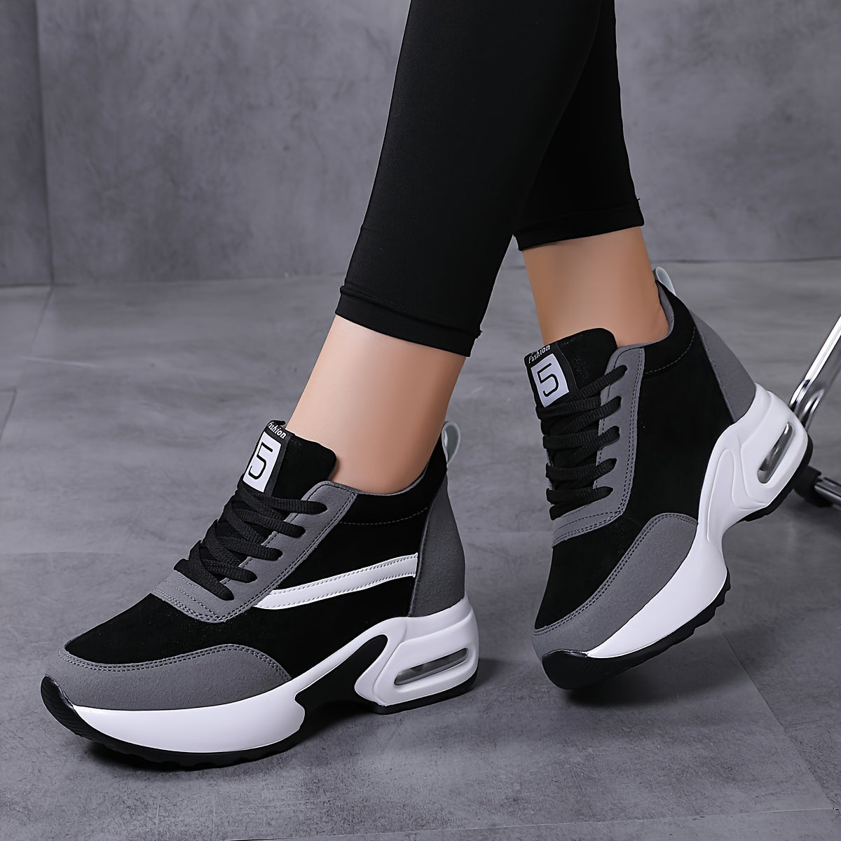 Women's Casual Sneakers with Air Cushion Low-Top Lace-Up PU Upper