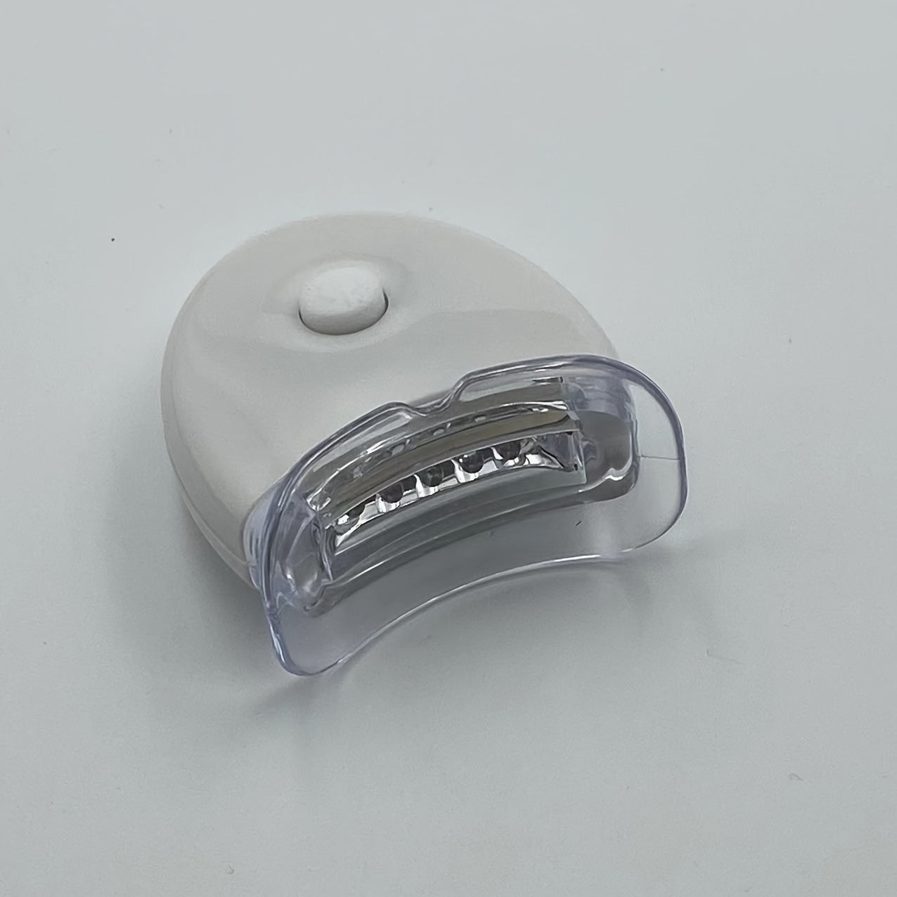 Professional Teeth Whitening Kit Battery Powered Non-Rechargeable Button Batteries Formaldehyde-Free Operating Voltage ≤36V