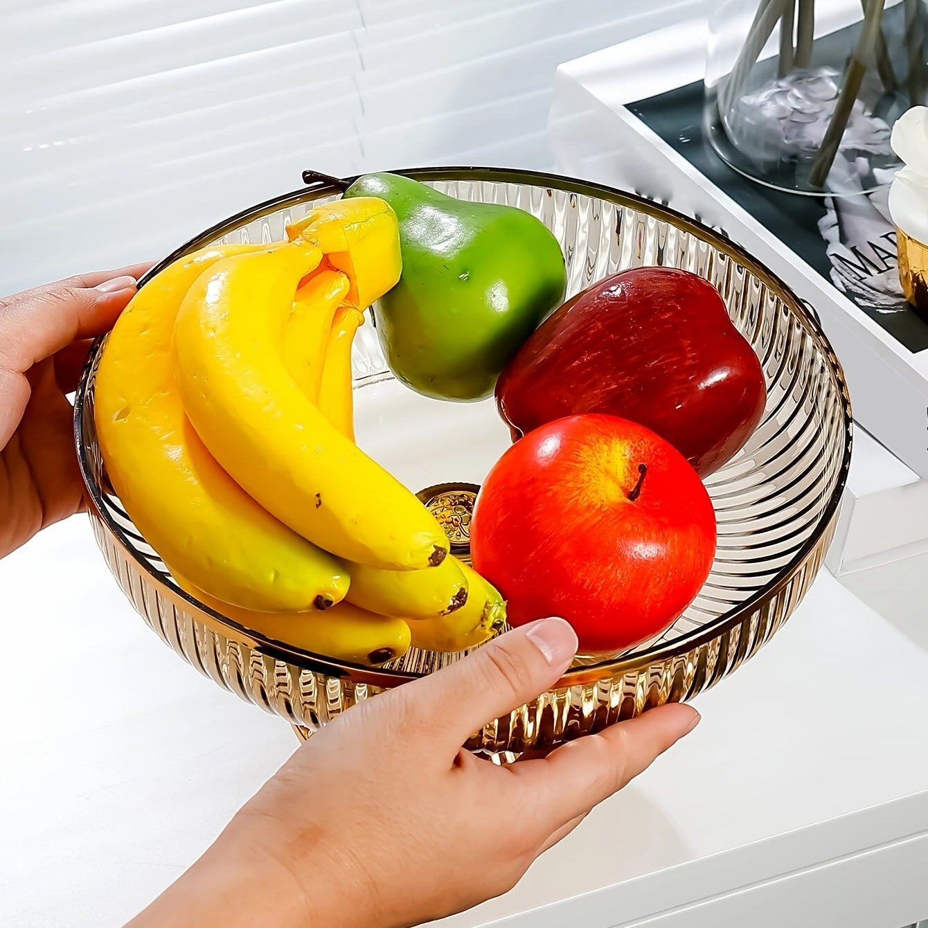 Acrylic Fruit Bowl with Gold Rim and Luxurious Texture for Snacks and Decor