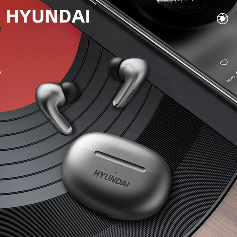 Hyundai LP12.7 sm-Ear Monitor tashqi sayohatlar uchun ideal bo'lib, atrof-muhit shovqinini kamaytirish va portativlik uchun simsiz quloqchin yangilanishi bilan ta'minlaydi.