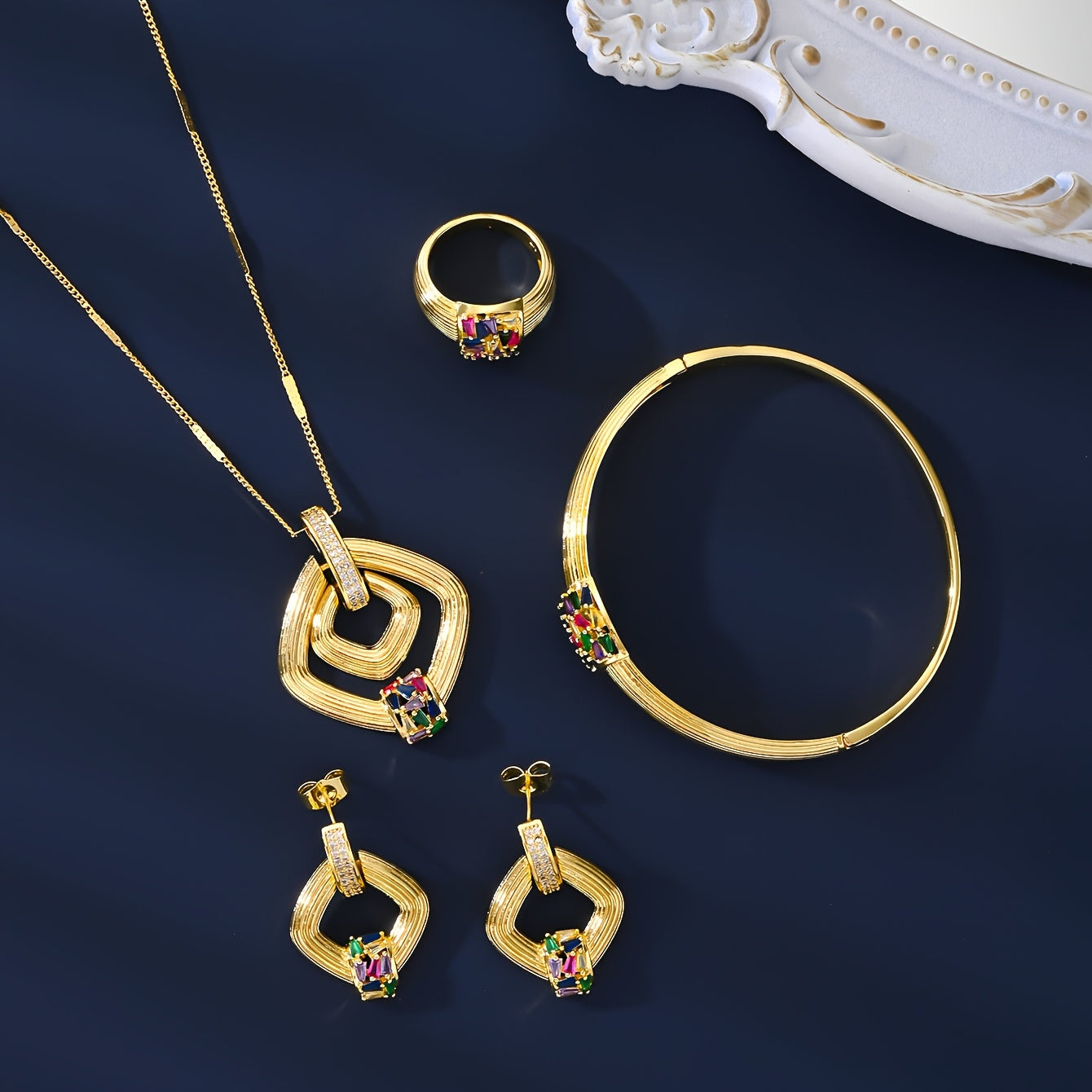 MEIZ tomonidan Vintage Luxury Style Jewelry Set - Nafis 18K oltin qoplamali zirkon to'plami, zargarlik buyumlari, bilaguzuk va uzukni o'z ichiga oladi - Har kuni kiyish yoki sovg'a berish uchun ideal