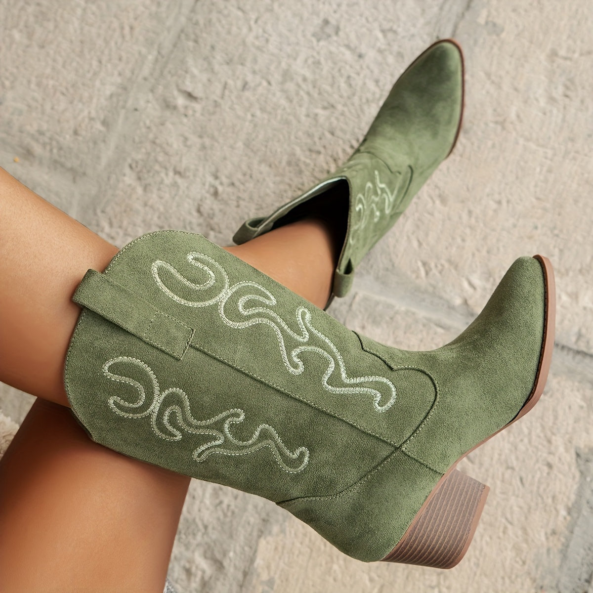 Женские кожаные ботинки-слипы с винтажной вышивкой в западном стиле, до середины икры, для фестивалей