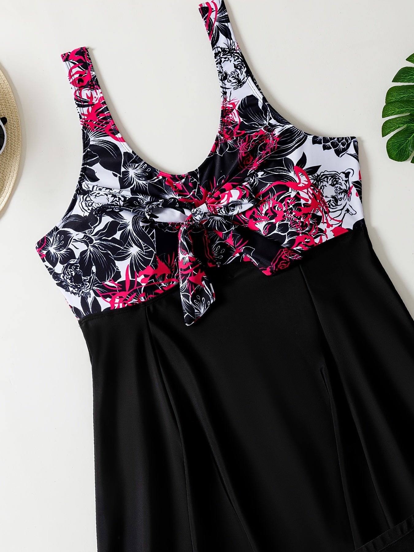 Chop etilgan tekis oyoq panty yubka uslubidagi tankini suzish kiyimi katta o'lchamdagi ayollar uchun