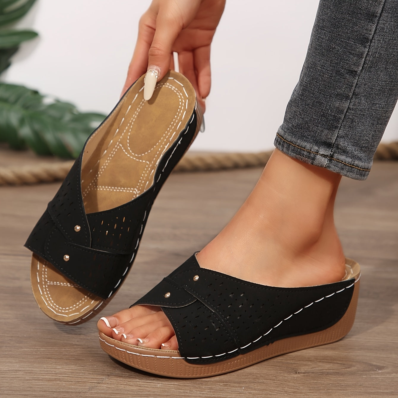 Ayollar uchun bir rangli slaydlar, qulay arka qo'llab-quvvatlash, kundalik yozgi poyabzal