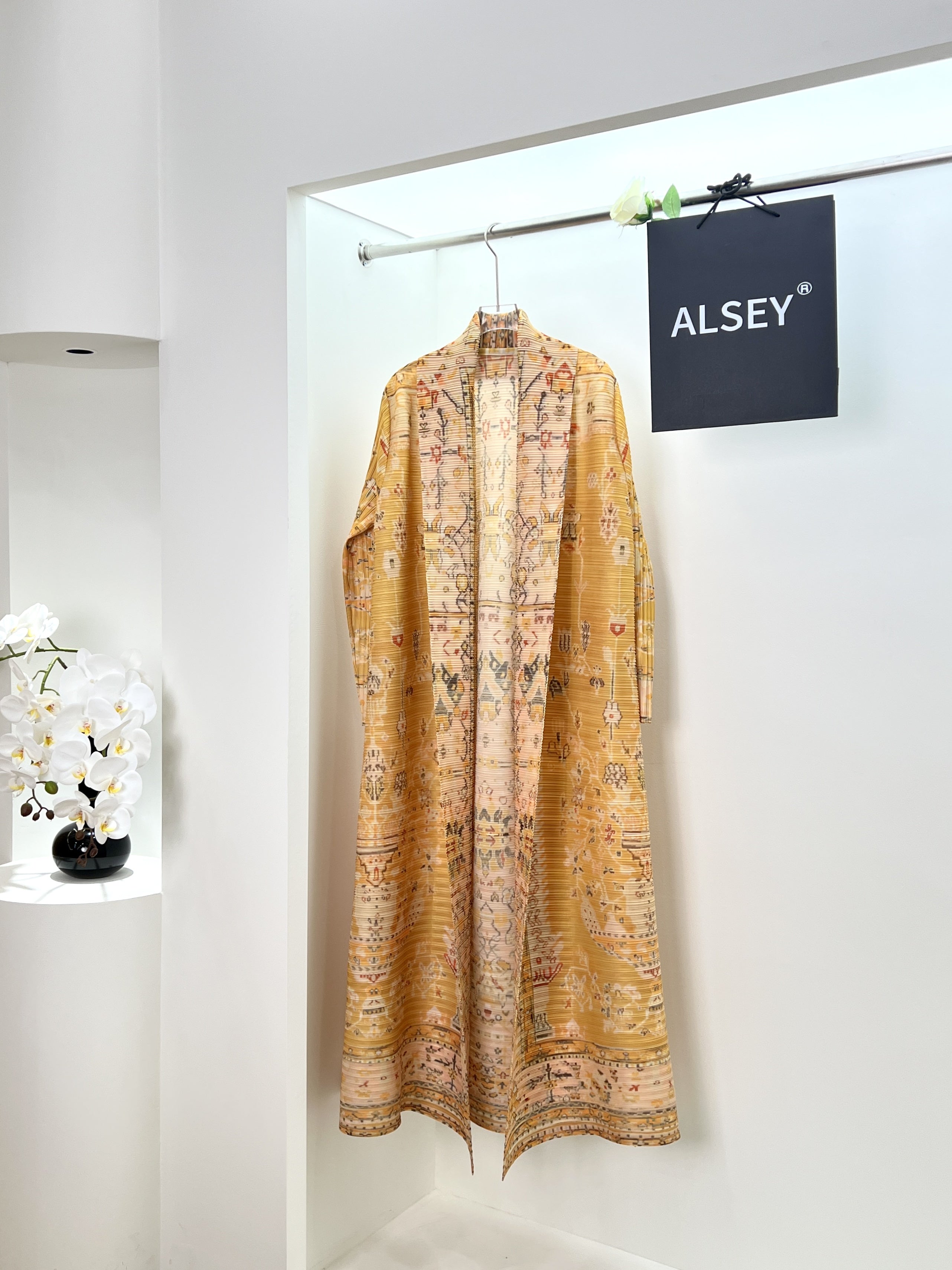 Ayollar uchun kattaroq o'lchamdagi sariq gullik kaftan kiyi, erkin fit, quyoshdan himoyalovchi abaya