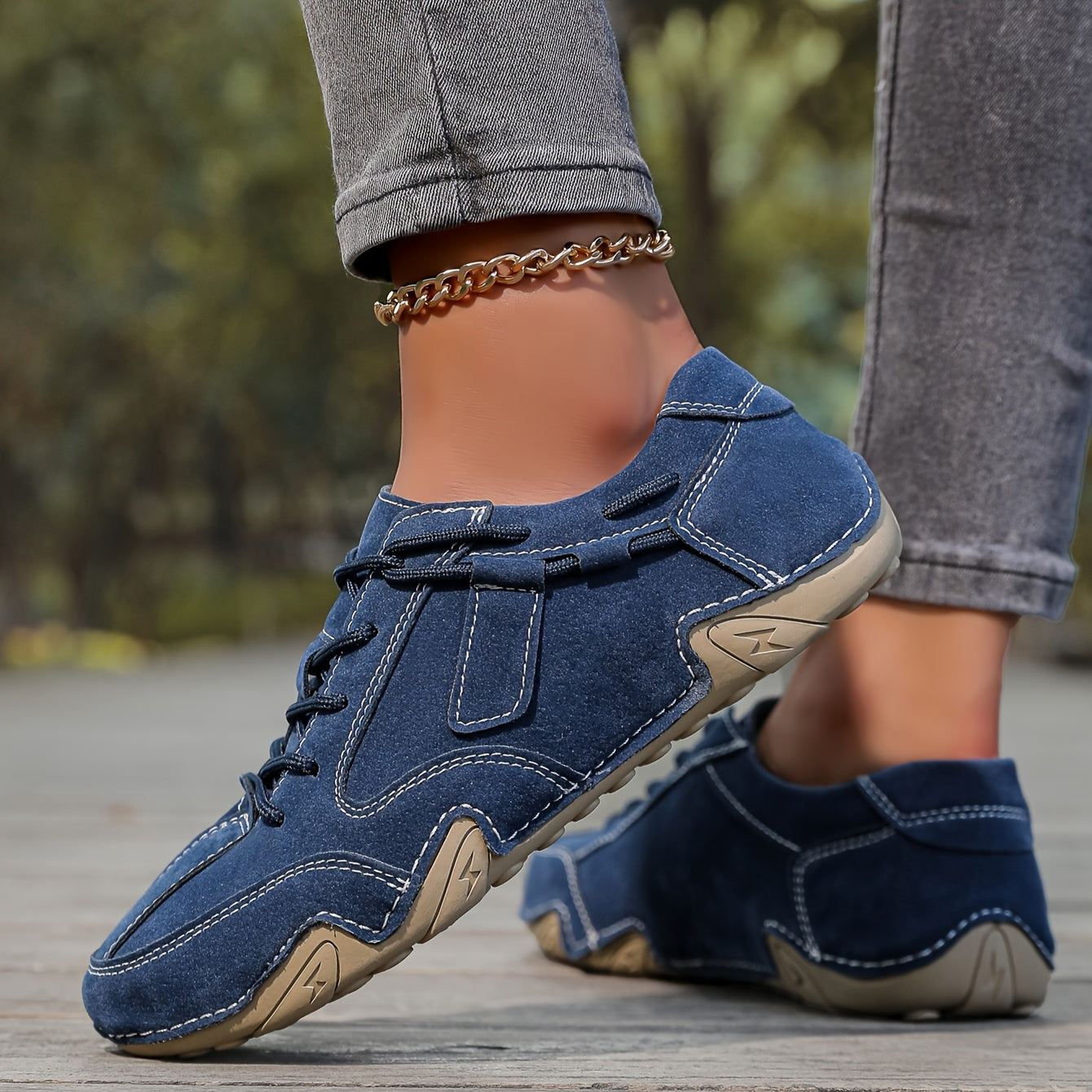 Unisex Casual Sneakers Lightweight Lace-Up Shoes Solid Color All-Season