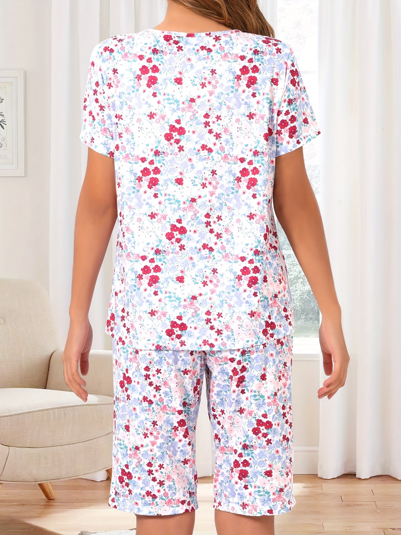 Women's Floral Print 2-Piece Pajama Set with Crew Neck Top and Shorts for Summer