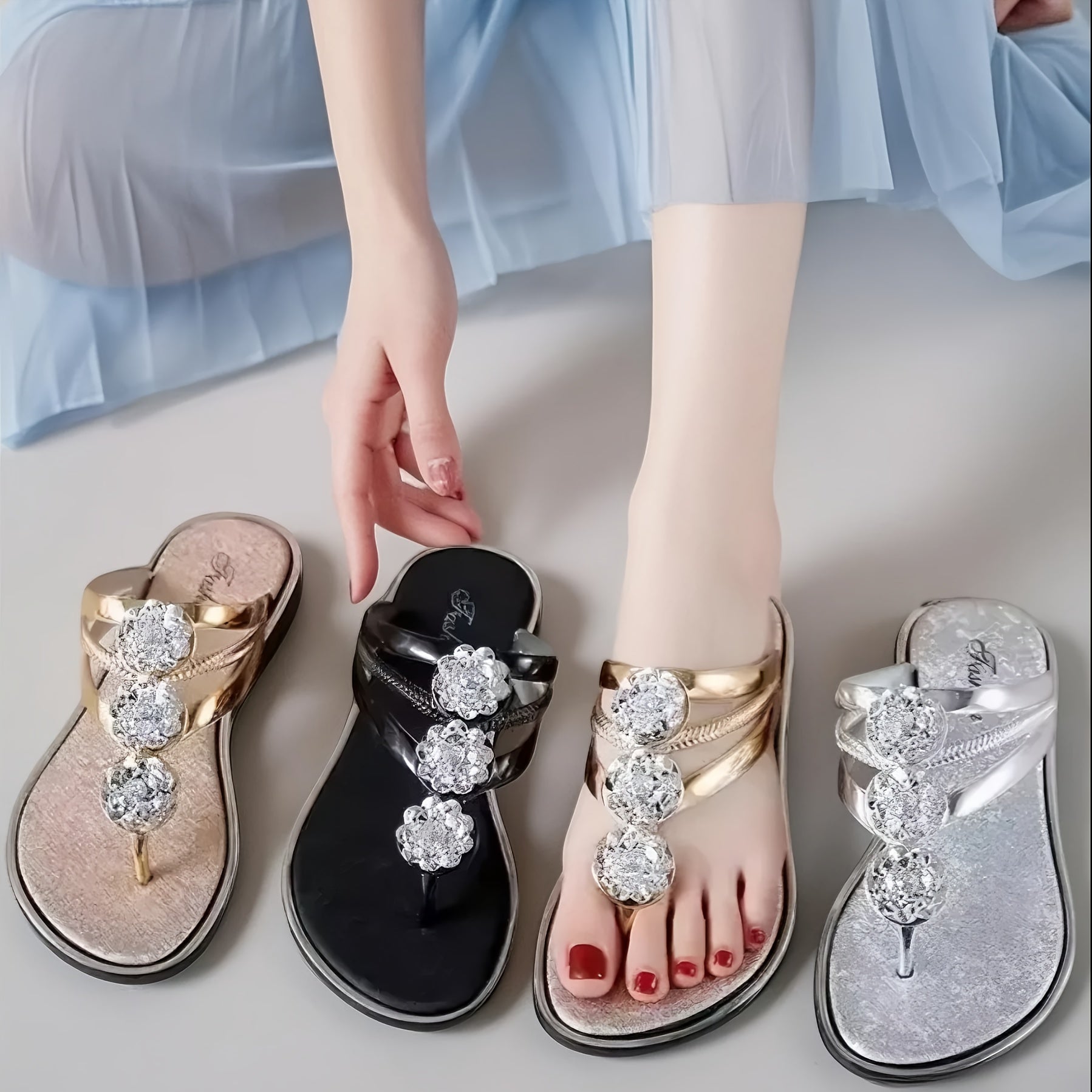 Women's Open Toe Rhinestone Flat Sandals for Beach and Casual Wear