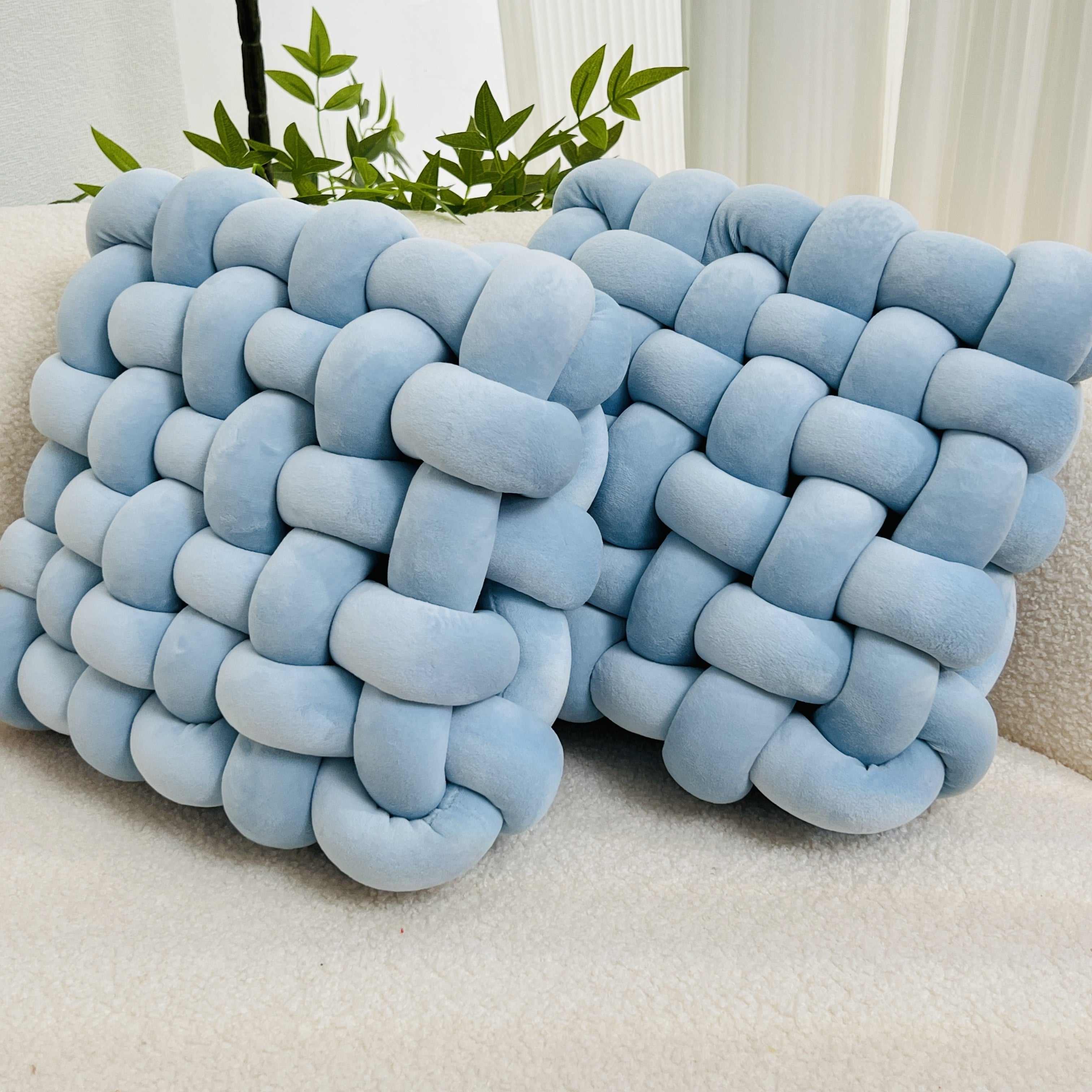 Мягкая подушка в виде узла, идеальна для домашнего декора в гостиных, спальнях и офисах.