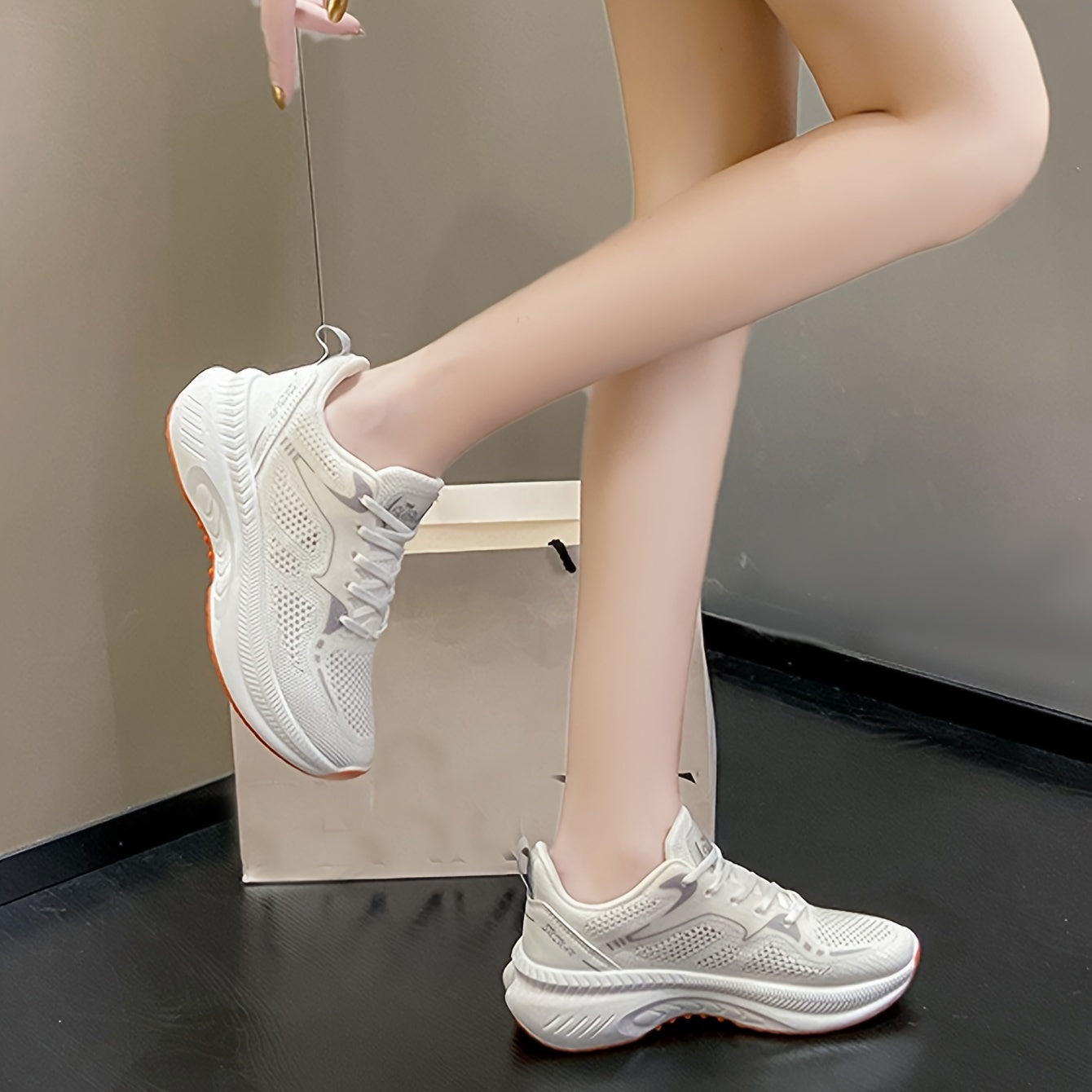 Zapatos de running blancos de mujer con suela naranja, tela transpirable, soporte, zapatillas para todas las estaciones