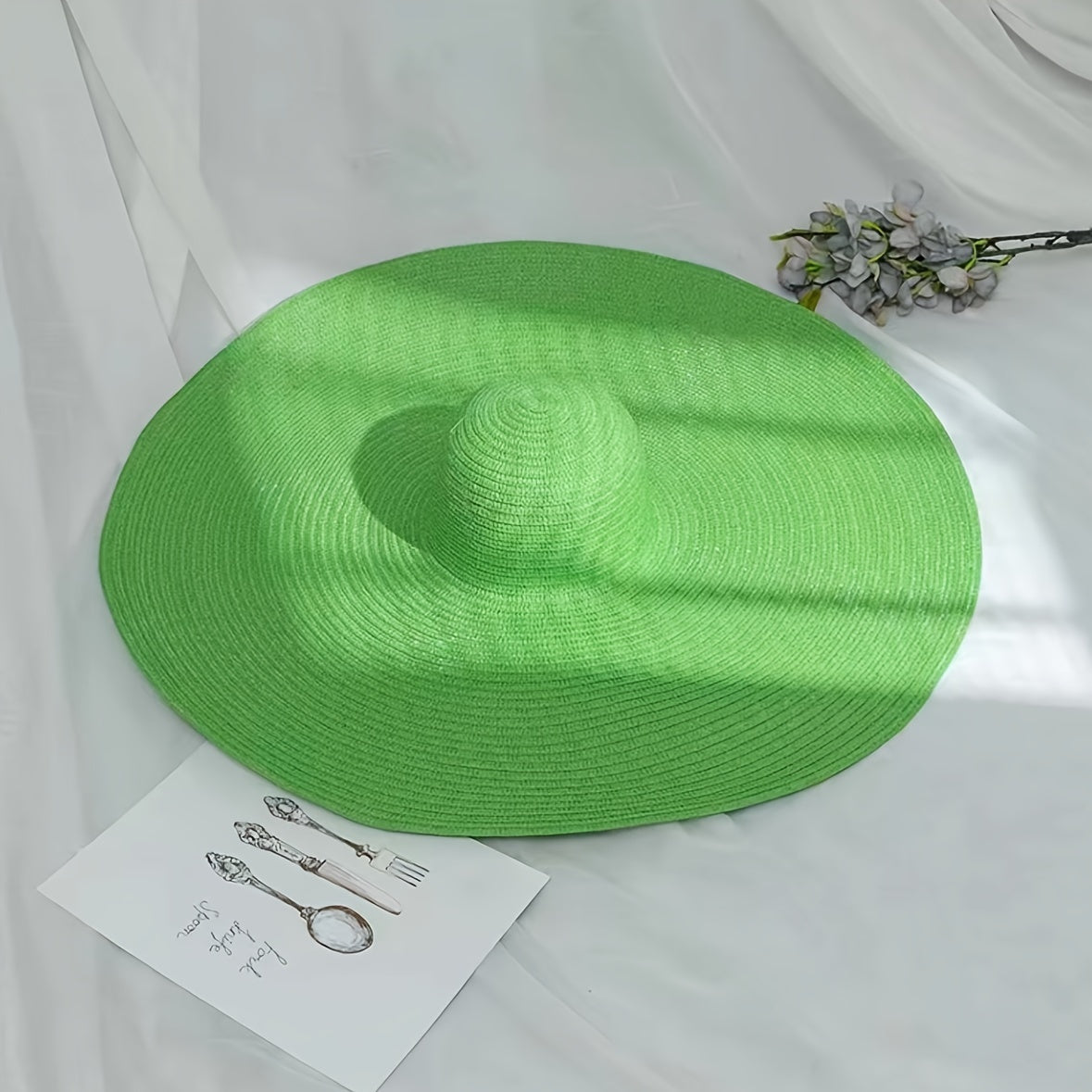 Foldable Black Straw Sun Hat with Wide Brim UV Protection for Beach Travel