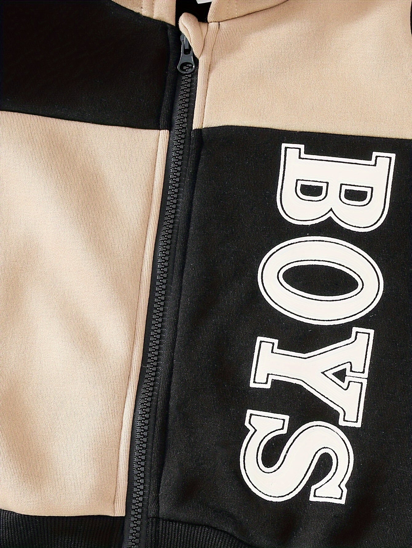 Модный комплект для мальчиков из 2 предметов на осень/зиму: куртка с капюшоном и пайетками и спортивные брюки, уютный и стильный, идеальный подарок для улицы.