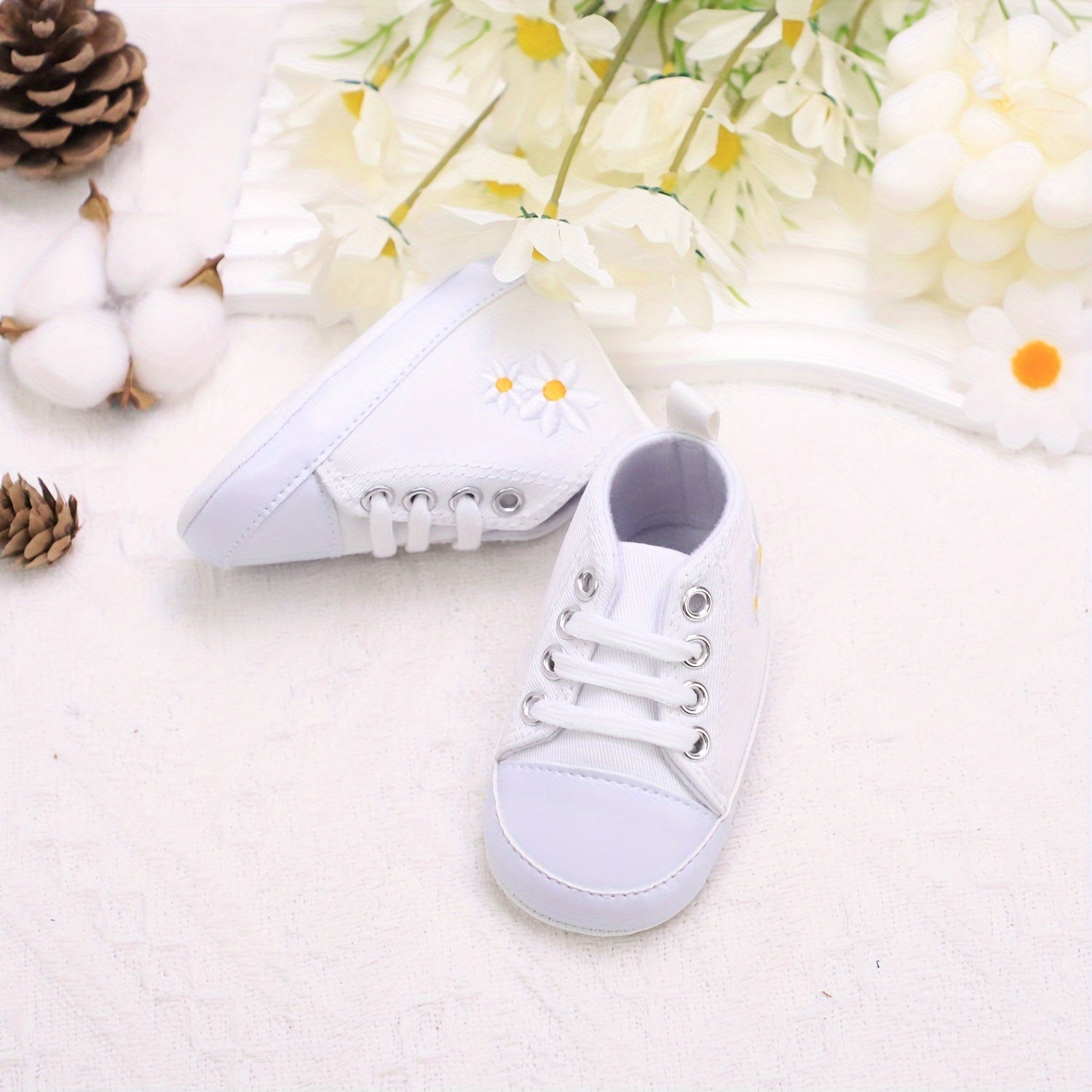 Baby Girls Embroidered Daisy Sneakers Lightweight Non-Slip Canvas Shoes for All Seasons