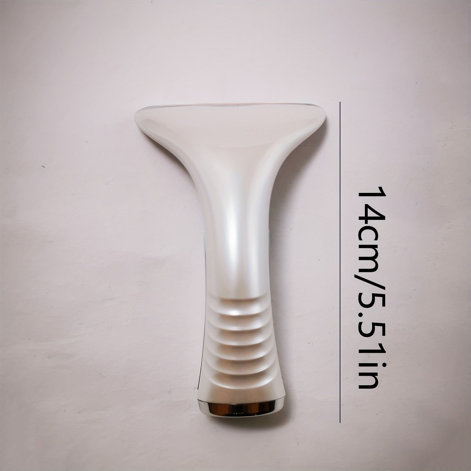 Zaryadlanadigan yuz va bo'yin massajeri, vibratsiya va isitish bilan - USB/akkumulyator bilan ishlaydi, litiy batareya kiritilgan - ayollar uchun ideal teri parvarishi sovg'asi