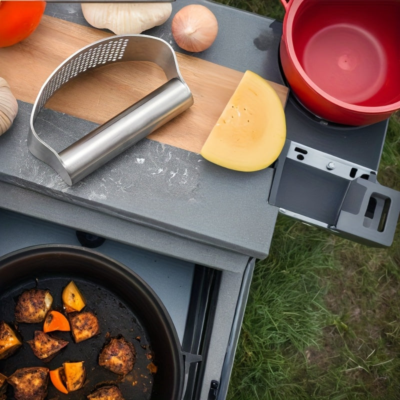 Stainless Steel Garlic Crusher Compact Easy-Clean Kitchen Tool for Spices