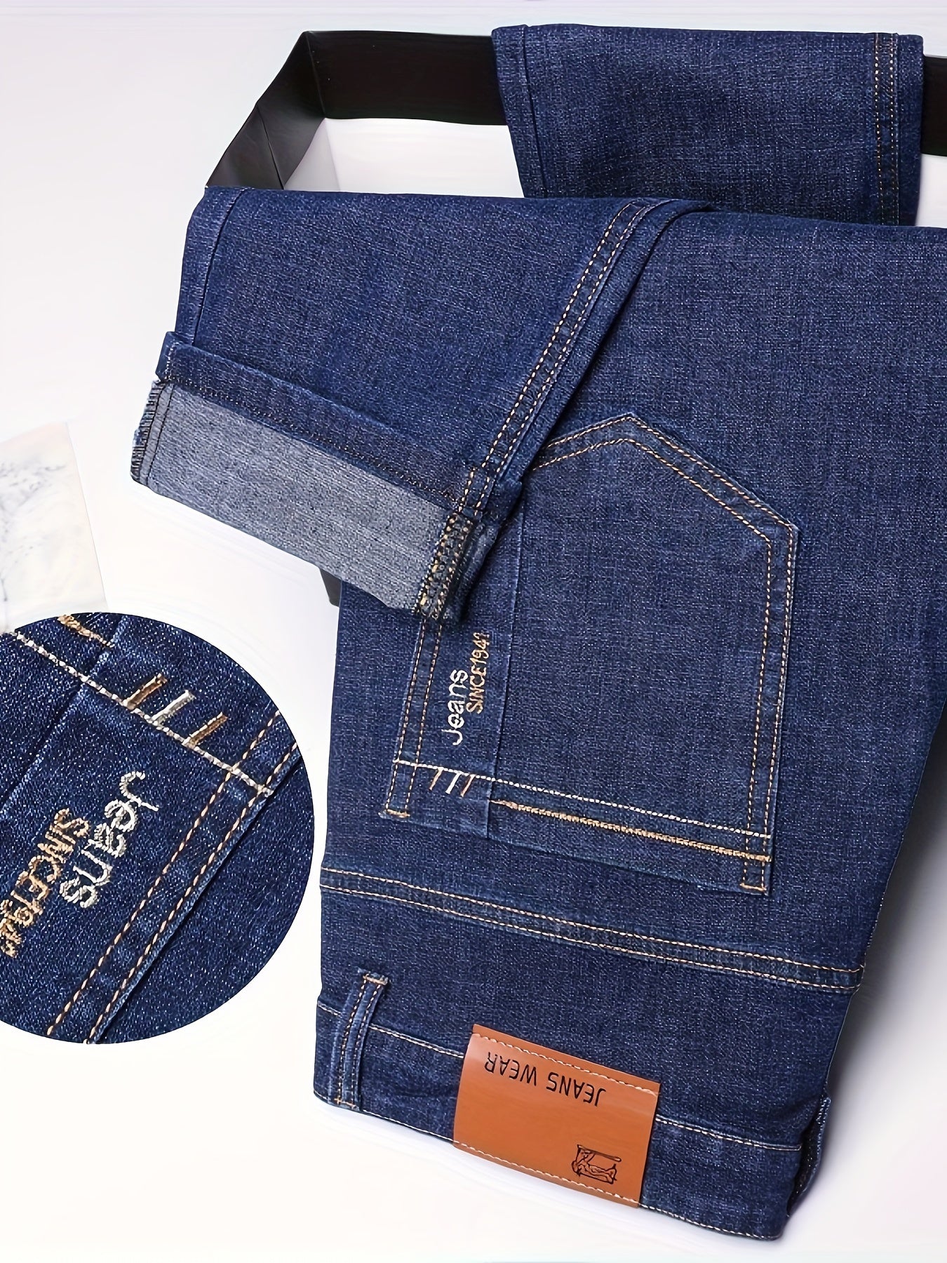 Erkaklar uchun klassik barcha mavsumli denim jinsi shimlar, odatdagi kesim, 50% paxta, 30% polyester, 18.5% viskoza, 1.2% spandeks, bir xil rang, yuvilgan, ozgina cho'ziladigan, fermuarli, 350g/m² mato og'irligi, asosiy.