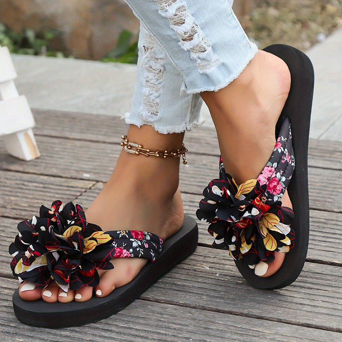Women's Flower Decor Flip Flops Casual Light Beach Shoes