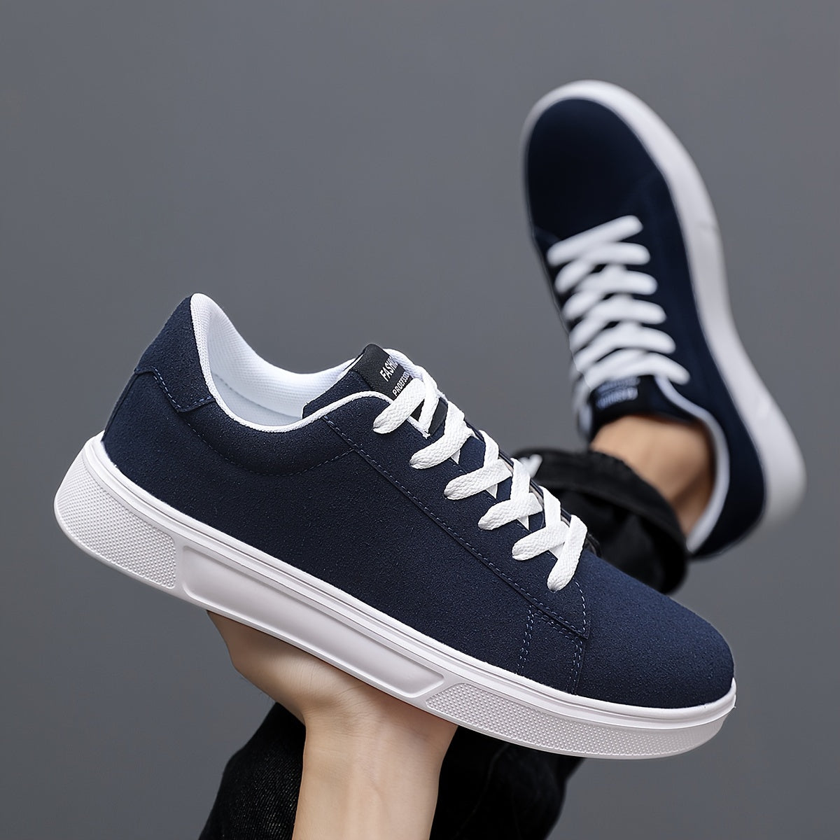 Zapatos de skate casual sólidos para hombre, antideslizantes, con cordones, para actividades al aire libre