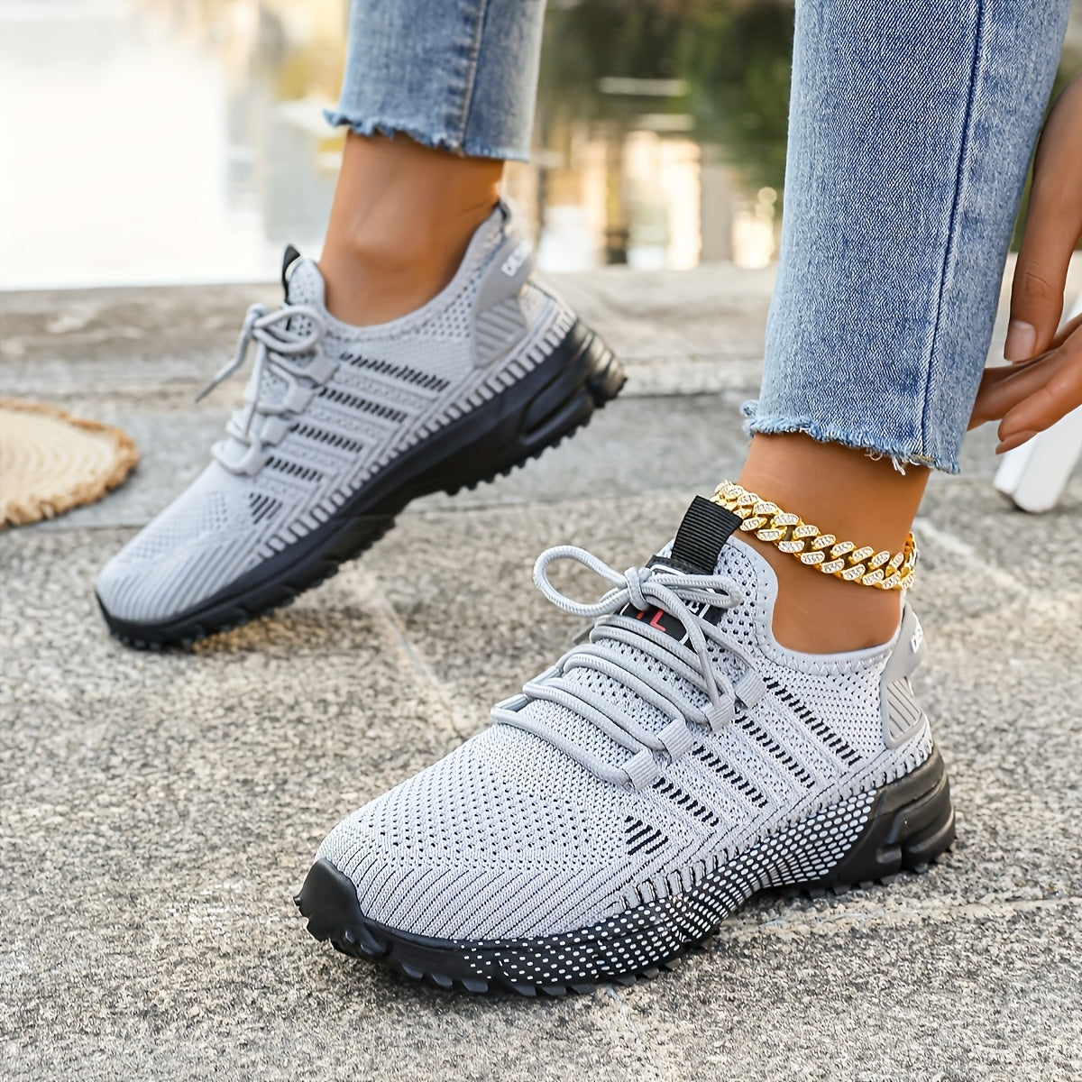 Ayollar uchun kundalik qora slip-on sport poyafzallari nafas oladigan yozgi sport poyafzallari