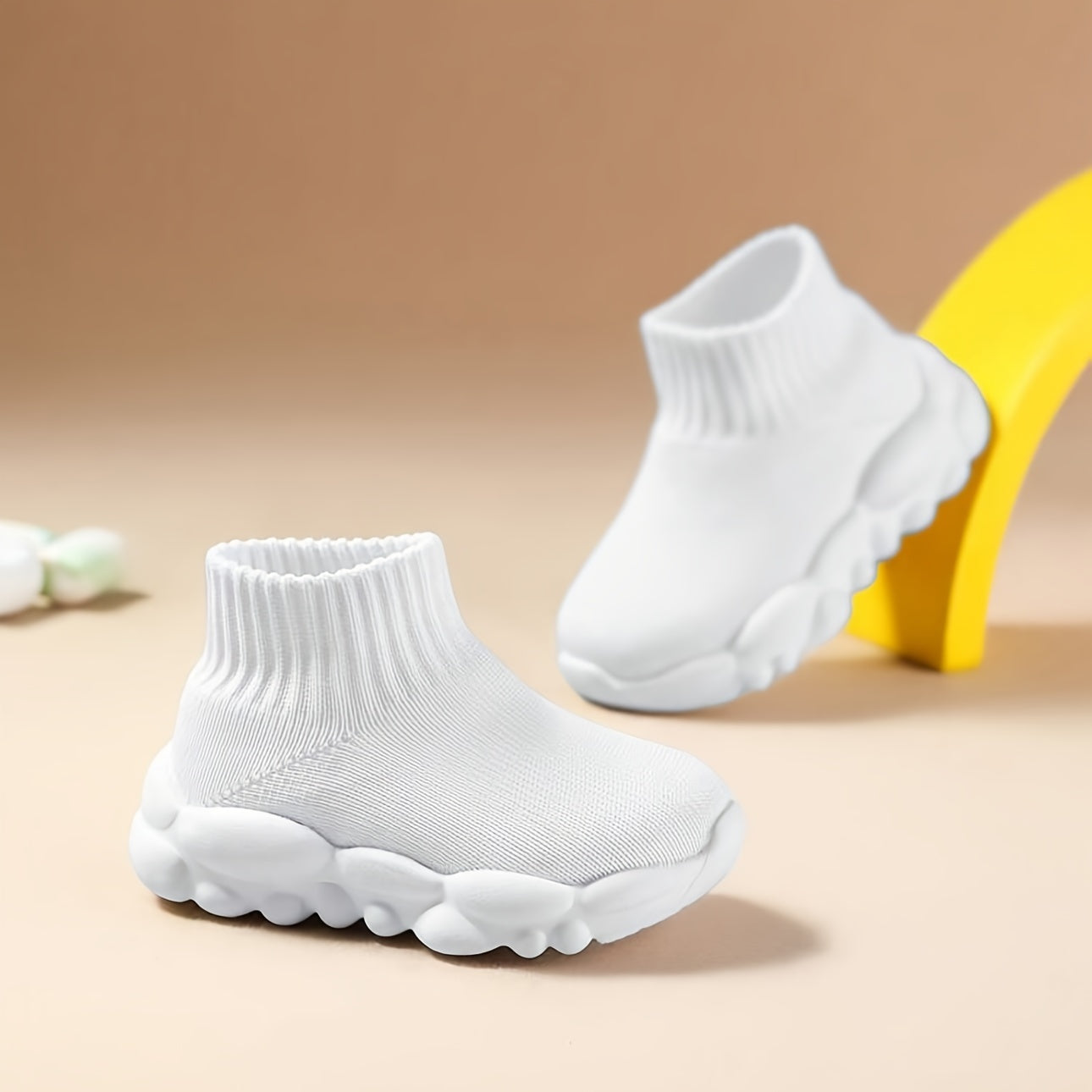 Kichkina qizlar uchun nafas oladigan to'qilgan yopiladigan poyabzal, yurish va yugurish uchun, barcha mavsumlar uchun