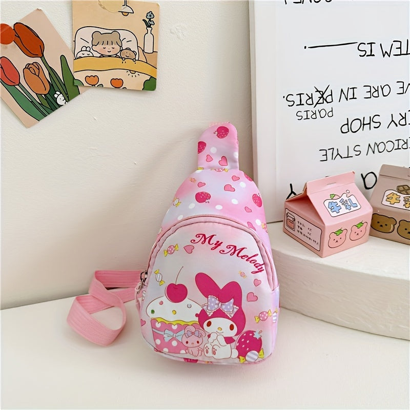 Sanrio Hello Kitty & Friends ko'krak sumkasi - sayohat uchun zarur narsalar va har kuni kiyinish uchun mukammal bo'lgan, zipper dizayniga ega kichik rucksack. Buni bitta yelka orqali kesib o'tadigan sumka sifatida olib yurish mumkin.
