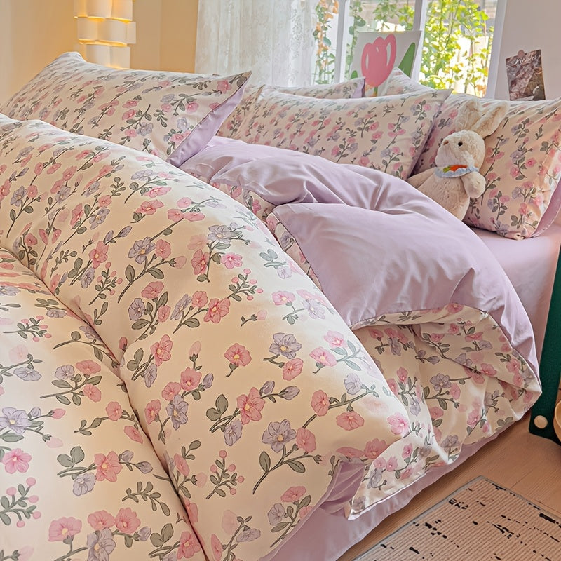 Yumshoq gullar naqshidagi yotoq to'plami, yostiq qoplari bilan birga, nafas oladigan polyesterdan tayyorlangan va zip yopilishi mavjud. Har mavsum uchun mos, yotoqxona va mehmonxonalar uchun mukammal.