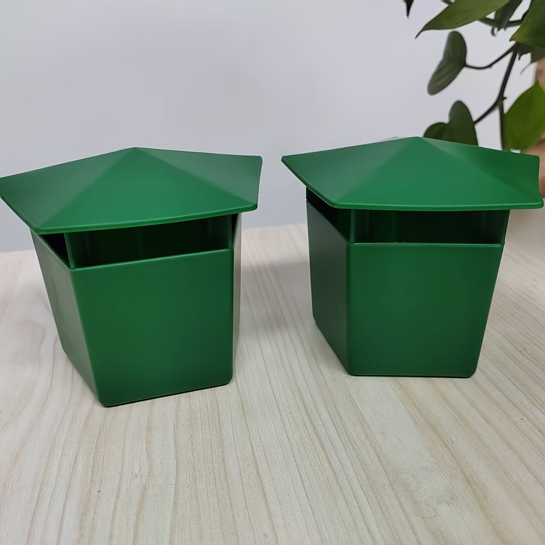 2PCS Trampas de caracol y babosa de plástico verde para jardín, atrapador de plagas, a prueba de agua