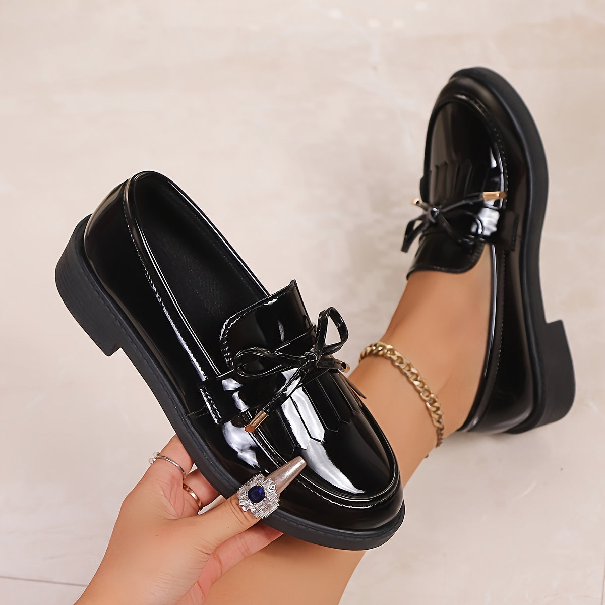 Women's Black Flat Shoes Tassel Slip-On Loafers With Bow and Pointed Toe