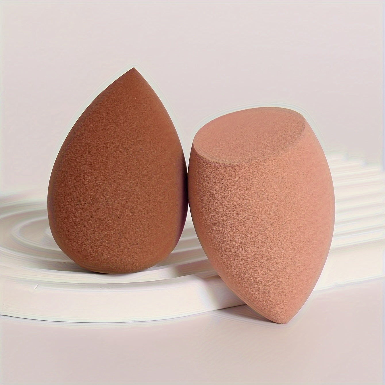 2 Pcs Latex-Free Makeup Sponges Egg Blending Puffs for Liquid and Foundation