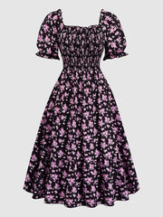 Vestido de talla grande con estampado floral, cintura fruncida, escote cuadrado, mangas cortas y lazo frontal