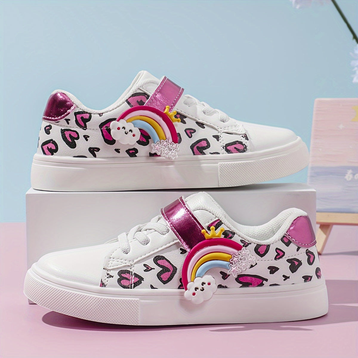 Girls Low Top Sneakers with Heart Rainbow Print Non-Slip Casual Shoes for All Seasons