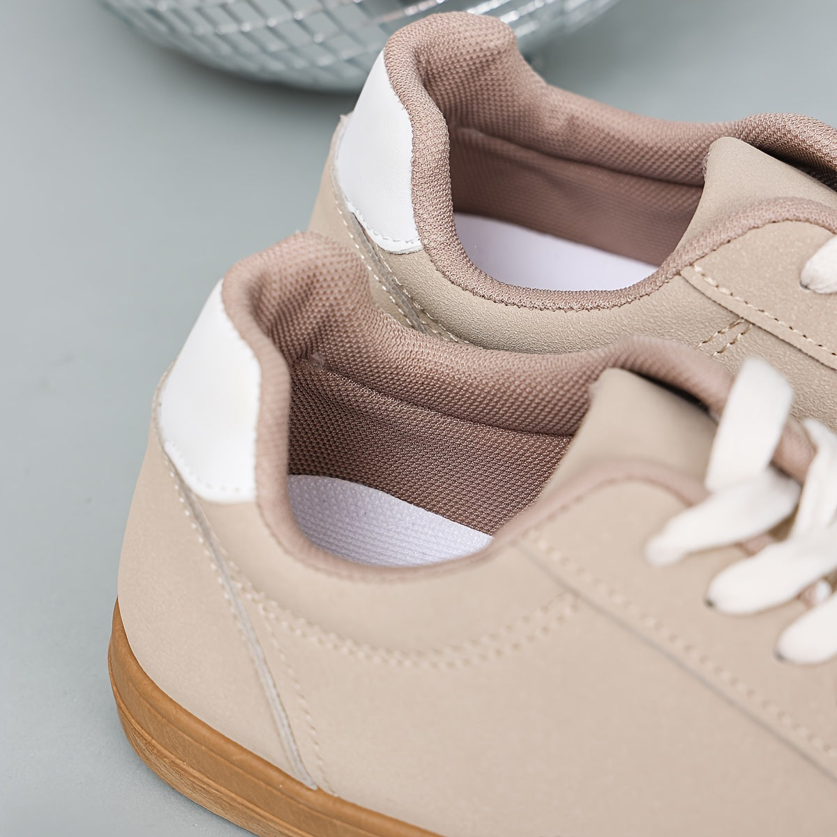 Женские туфли-лоферы на шнуровке из однотонного материала, повседневные легкие обувь на резиновой подошве