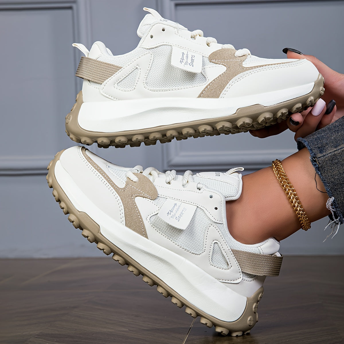 Women's Casual Low Top Lace Up Running Shoes Solid Color Fabric Sole All-Season