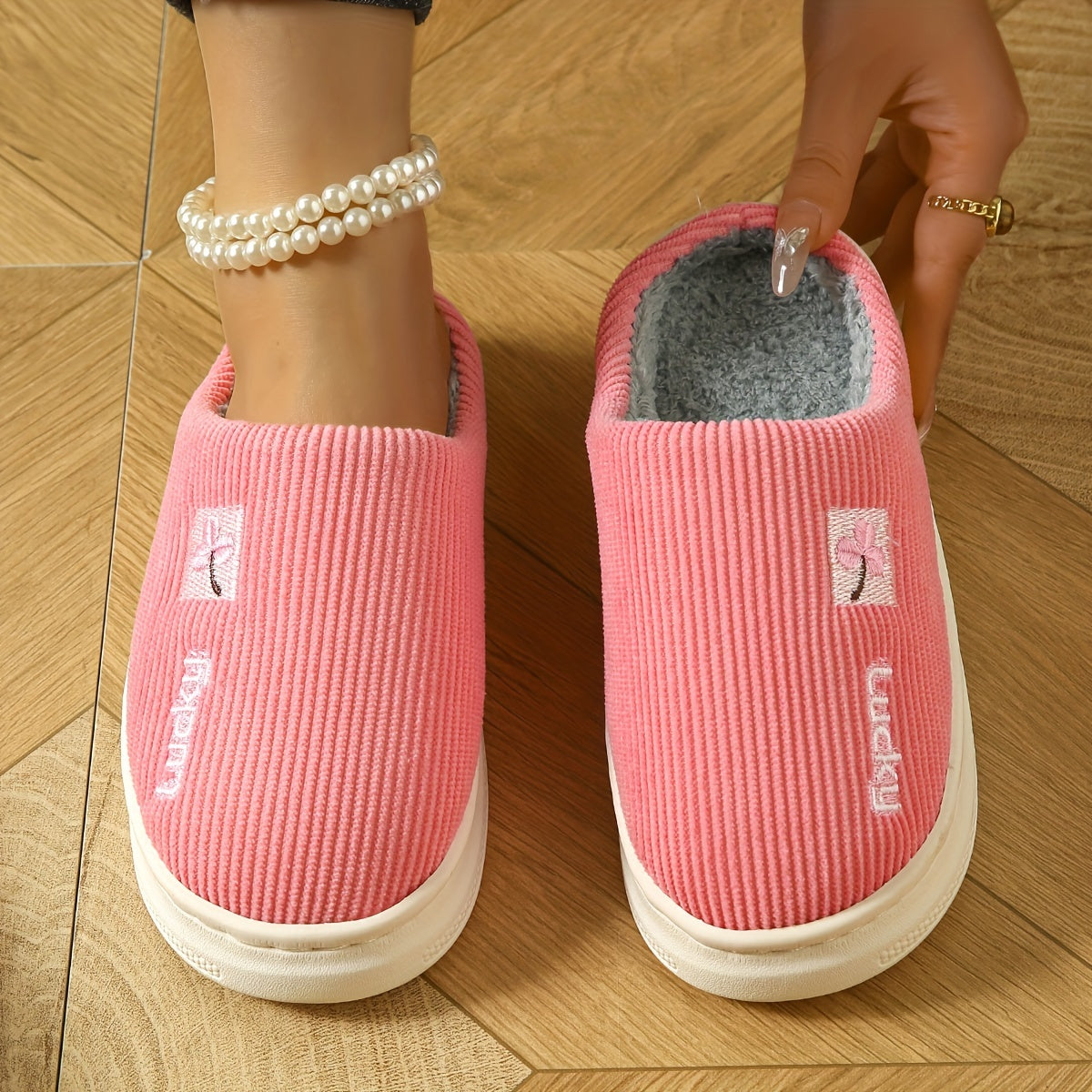 Ayollar uchun plüsh mo'rtli ichki chanoq, issiq qish yotoq xonasi poyabzali