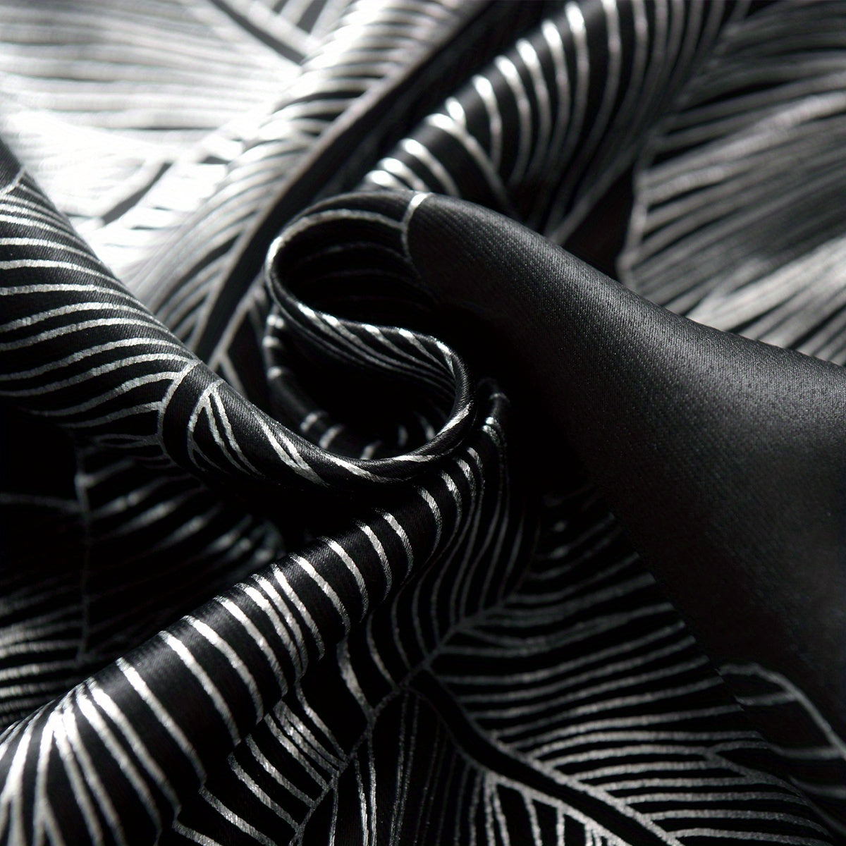 Cortinas blackout con patrón de hojas plateadas negras para sala de estar, dormitorio y cocina