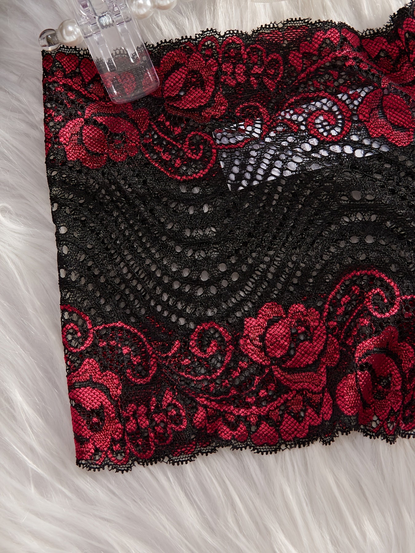 Трусики женские больших размеров из кружева, красные и черные с цветочным принтом, с открытым промежностью, средней посадки, из нейлоновой смеси