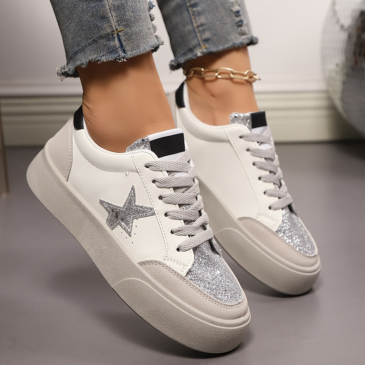 Women’s Leopard Print Casual Sneakers with Glitter Accents and Breathable Design