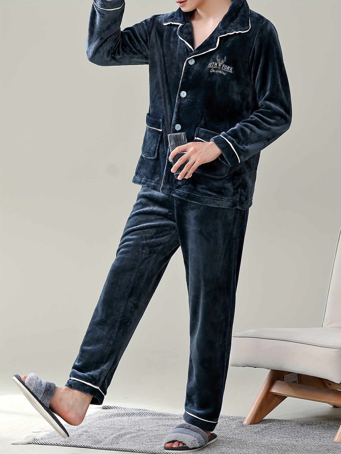 Conjunto de pijama de franela para hombre con estampado de dibujos animados, manga larga, corte holgado, poliéster, terciopelo, otoño e invierno, ropa de casa