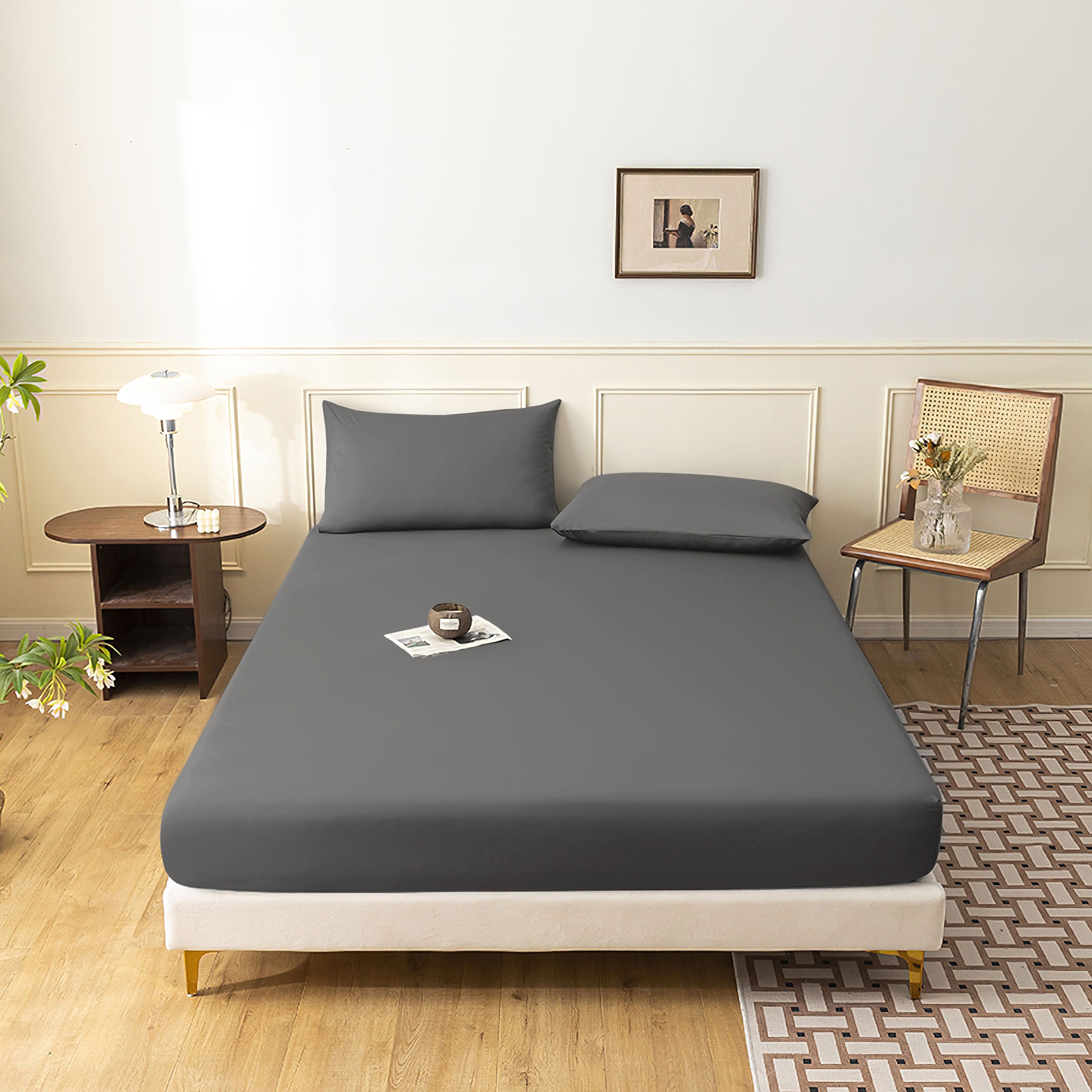 Polyester Sanded Fabric Bedding Set with Flat Sheet and Pillowcases for Bedroom and Guest Room