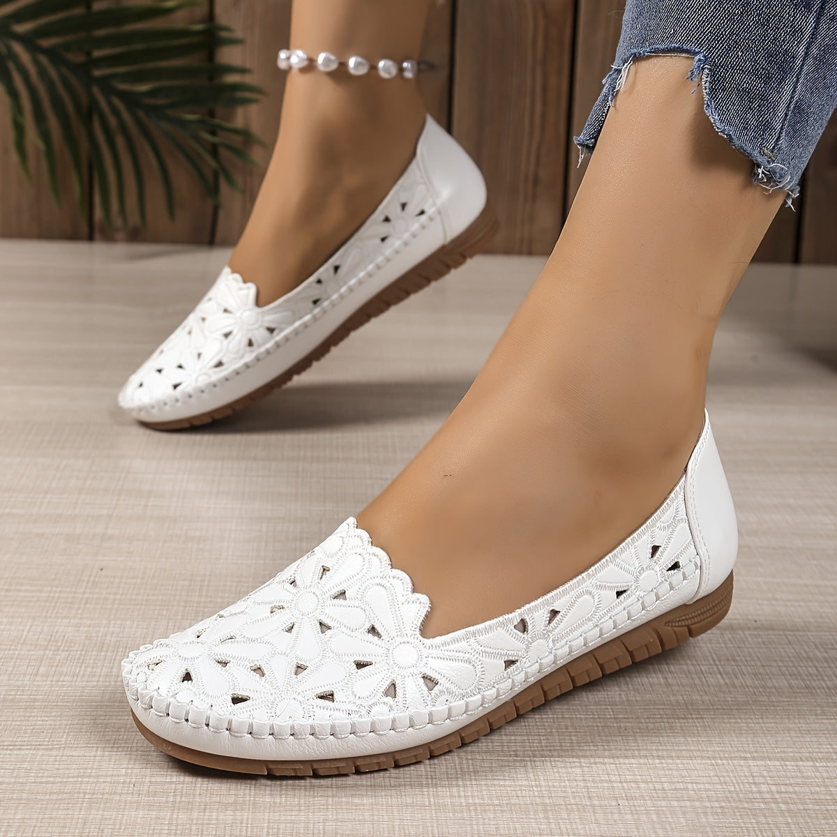 Women's Slip-On Flats Synthetic Lace Cut-Out Comfortable Shoes White Beige