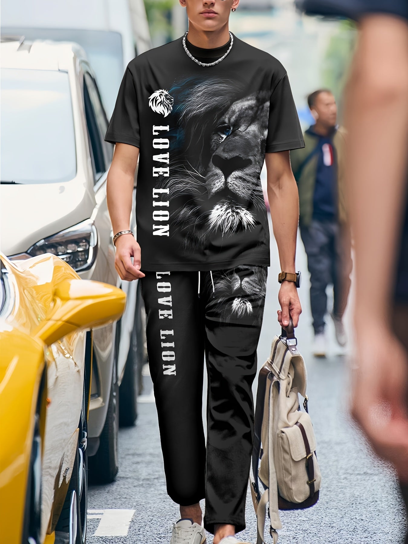 Men's Polyester Lion Print Sports Set with Crew Neck T-Shirt and Long Pants