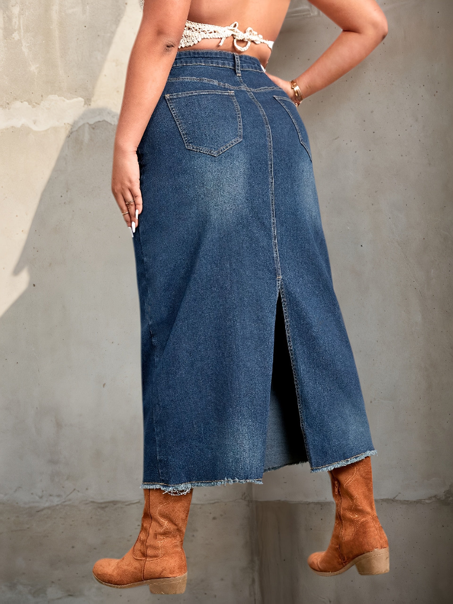 Women's Plus Size High-Waisted Denim Midi Skirt with Frayed Hem and Slit